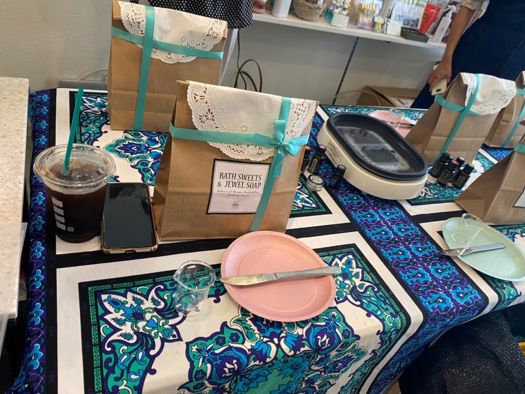 バスボム作り　ワークショップ風景