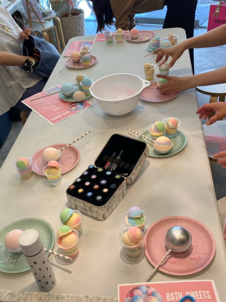 手作りバスボム　バスボム作り　ワークショップ風景